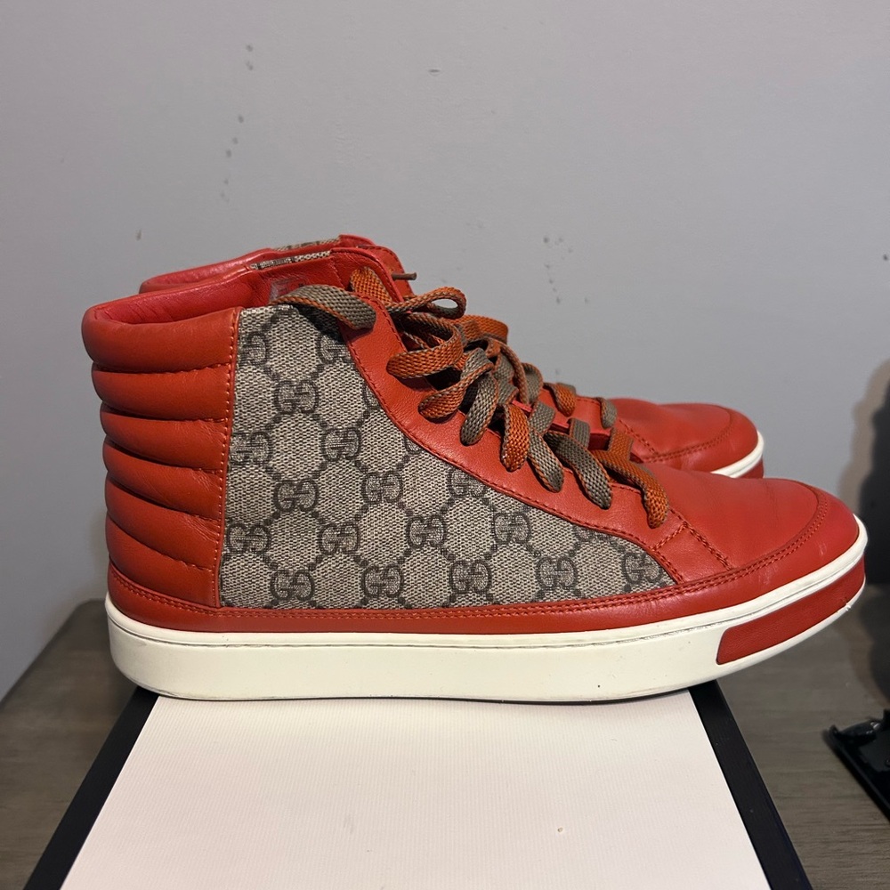Men's Orange Gg Supreme And Leather High-top Sneaker - 9M US (8.5 EYMU)